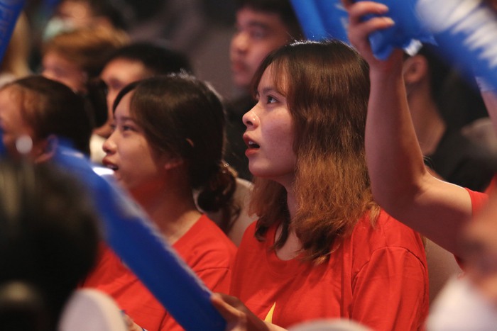 Van Toan appeared to cheer on FO4 Vietnam to compete in the 31st SEA Games playoffs - Photo 6.
