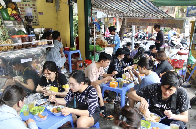 Menu và giá cả tại các quán Bún Riêu Hàng Cót