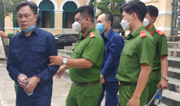 Buôn bán ma túy, án tử hình, tai tiếng, chung sống: Khám phá thế giới ngầm đầy tai tiếng và nguy hiểm của buôn bán ma túy tại Việt Nam. Cảm nhận những rủi ro và áp lực từ các băng nhóm tội phạm khi chung sống trong những nơi đầy nguy hiểm. Hành động của bạn có thể ảnh hưởng đến cuộc sống và sự an toàn của cộng đồng.