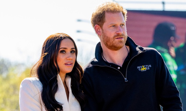 Meghan Markle tái xuất bên chồng với diện mạo gây chú ý và đưa ra quyết định quan trọng trước đại lễ Bạch Kim - Ảnh 3.