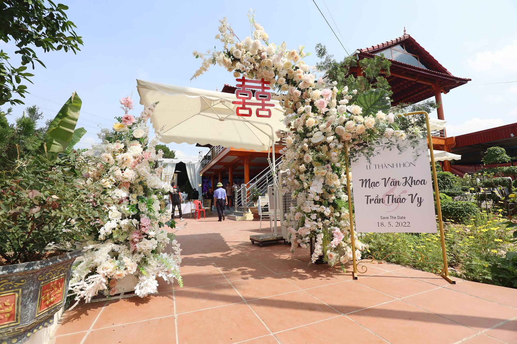 L&acirc;m Vỹ Dạ v&agrave; d&agrave;n sao dự đ&aacute;m cưới Mạc Văn Khoa ở Hải Dương  - Ảnh 6.