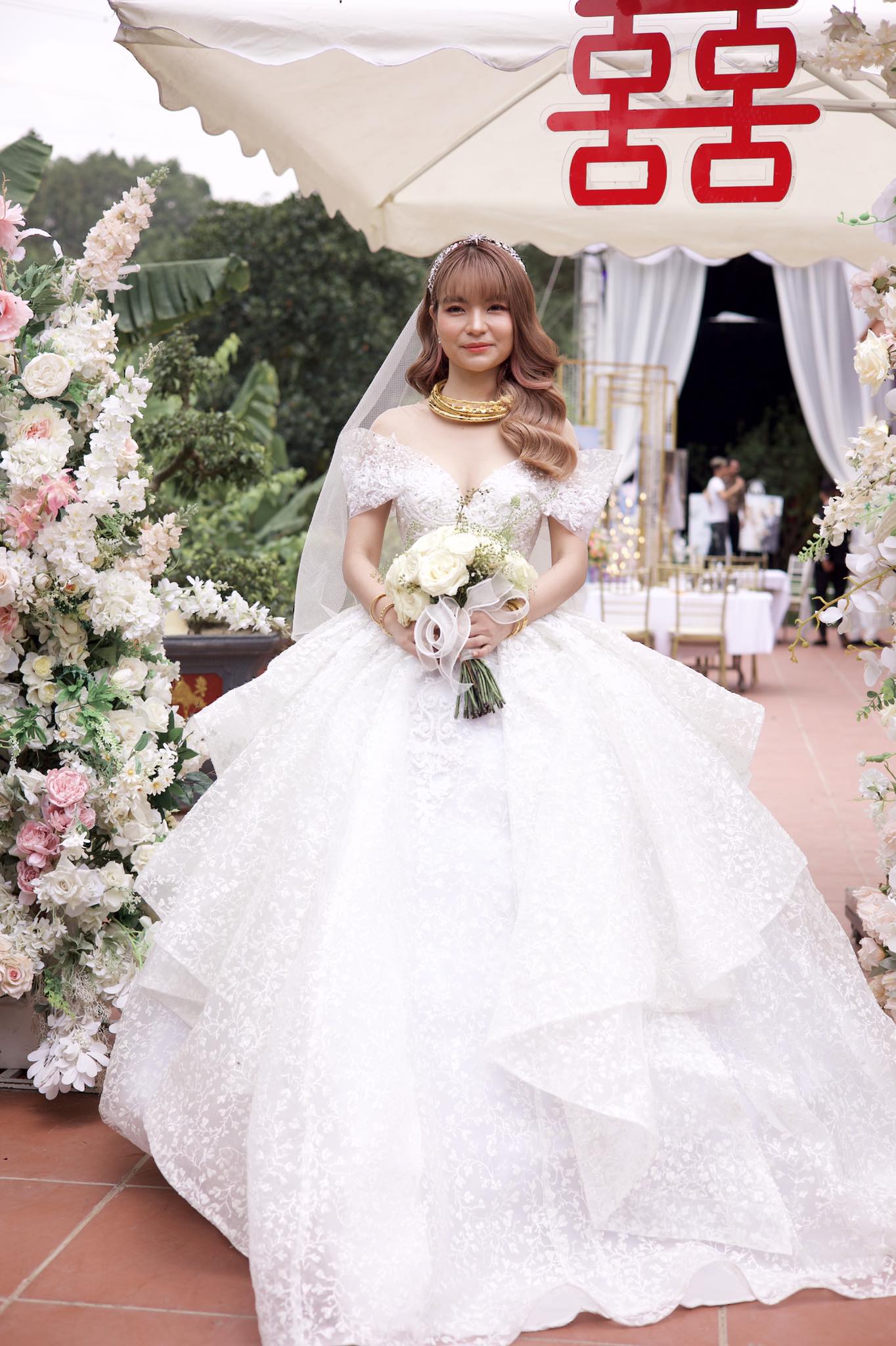 L&acirc;m Vỹ Dạ v&agrave; d&agrave;n sao dự đ&aacute;m cưới Mạc Văn Khoa ở Hải Dương  - Ảnh 19.