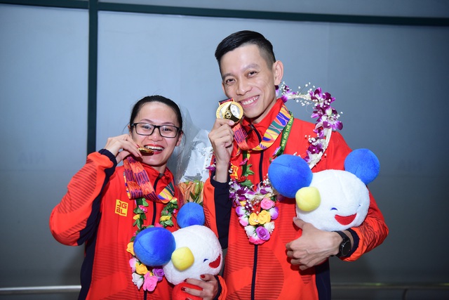 Techcombank senior manager attended SEA Games 31 with her husband and won 3 prestigious medals in Dancesport - Photo 4.