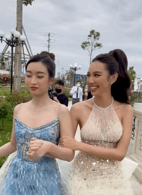 Revealing the clip Do My Linh suddenly shook Thuy Tien's hand, the twist then clarified the relationship between the two queens - Photo 5.