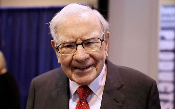 Warren Buffett: Ai bán lại cho tôi toàn bộ Bitcoin trên thị trường với giá 25 USD tôi cũng không mua, thay vào đó tôi mua đất - Ảnh 1.