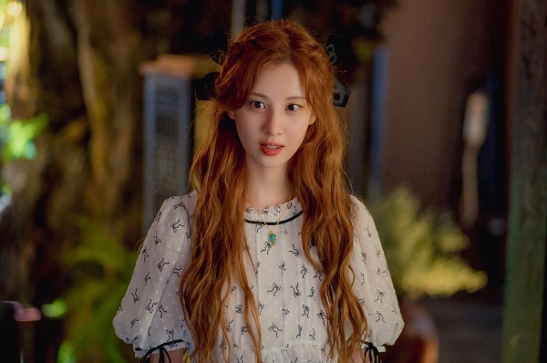 Lộ tạo hình đầu tiên của Seohyun (SNSD) ở phim mới: Visual bùng nổ, kiểu tóc sang xỉu nhưng chị đẹp hơi gầy không? - Ảnh 1.
