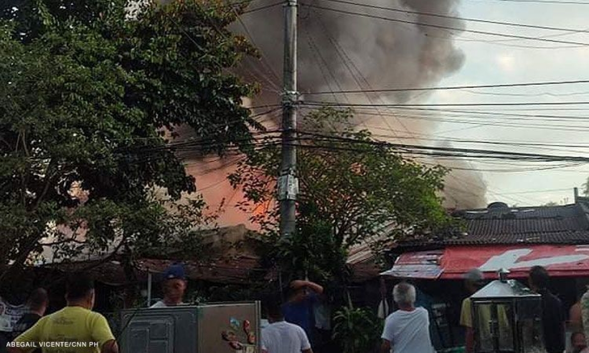 Hỏa hoạn ở Vùng thủ đô Metro Manila (Philippines) làm ít nhất 8 người thiệt mạng - Ảnh 1.