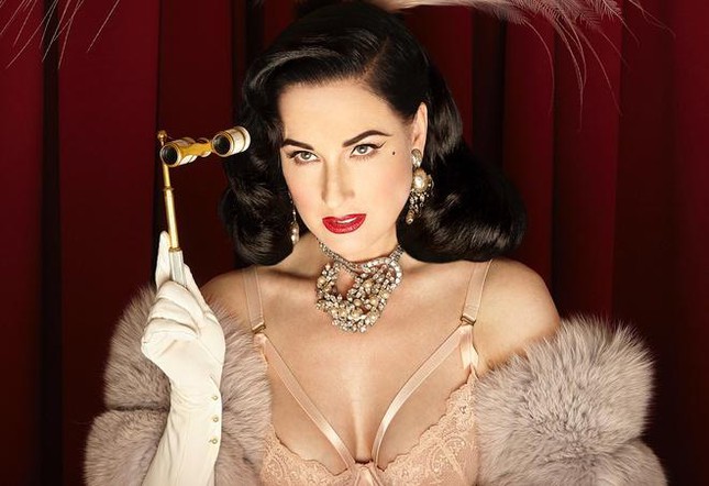 Dita Von Teese - Cô thôn nữ trở thành vũ nữ thoát y quyến rũ số 1 thế giới - Ảnh 3.