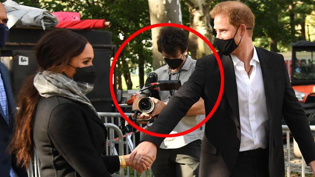 Báo Mỹ hé lộ dự án bom tấn mới của nhà Meghan Markle khiến phụ tá Hoàng gia Anh lo lắng - Ảnh 2.