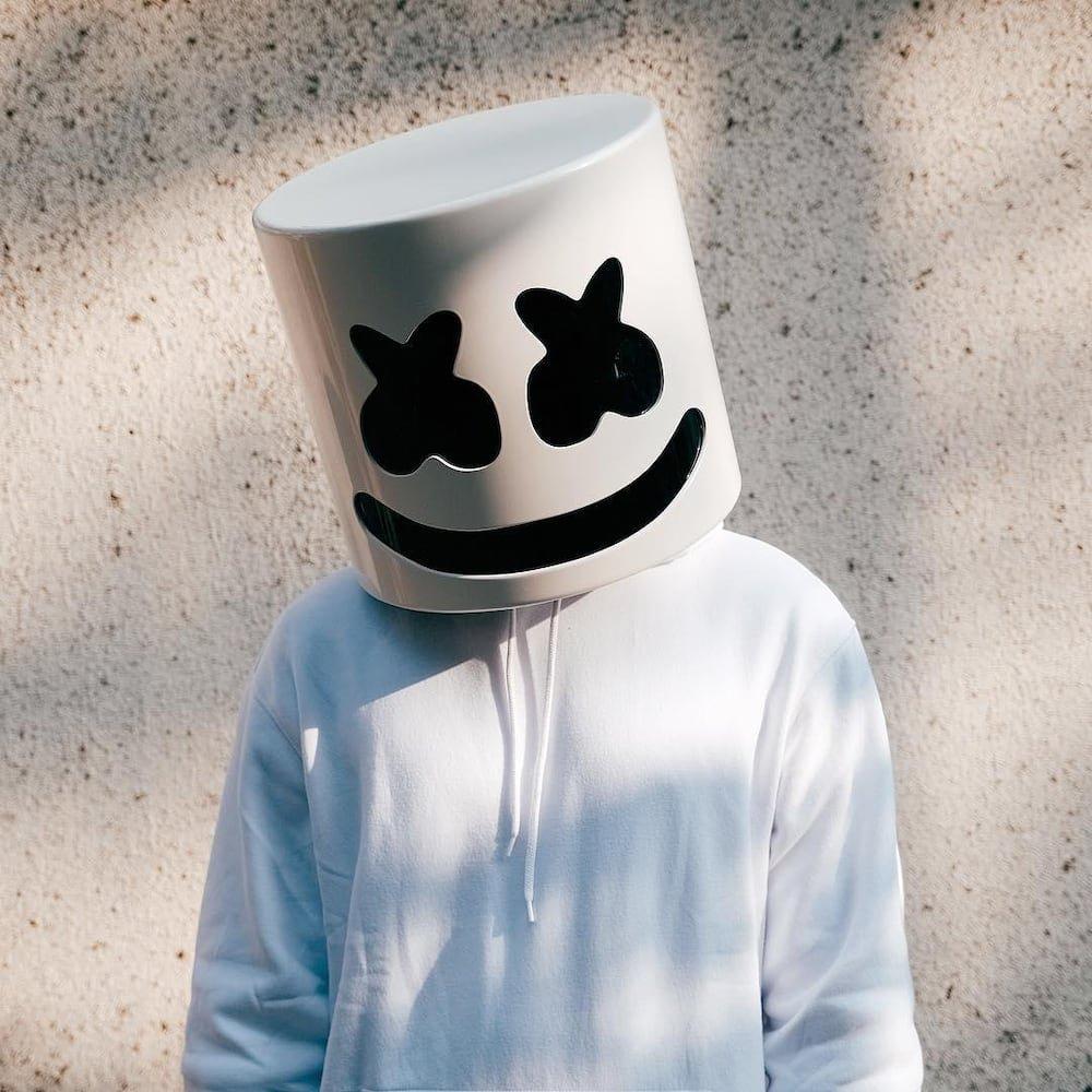 DJ Marshmello chính thức để lộ mặt, nhan sắc thật khiến bao trái tim