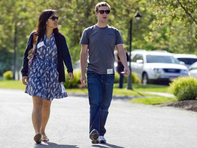 Don't think that Mark Zuckerberg is dressed casually, it turns out that the Facebook billionaire has a more lavish lifestyle than many people think - Photo 1.