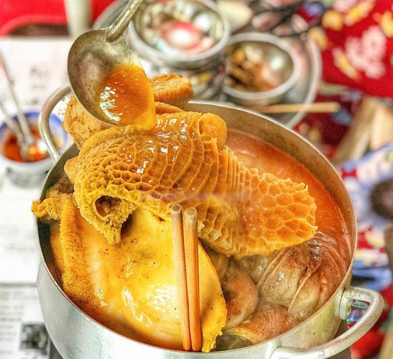 Quán phá lấu trong hẻm nhỏ ngon nổi tiếng ở Sài Gòn luôn kín chỗ - Ảnh 4. Quán phá lấu trong hẻm nhỏ ngon nổi tiếng ở Sài Gòn luôn kín chỗ - Ảnh 4.