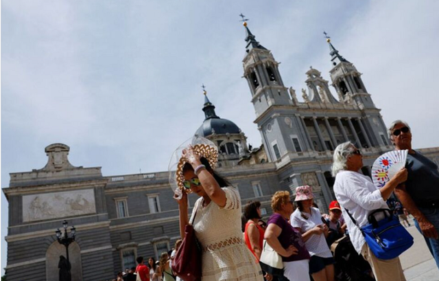 Spain: The temperature in May is high, possibly the hottest heat wave in 20 years - Photo 1.