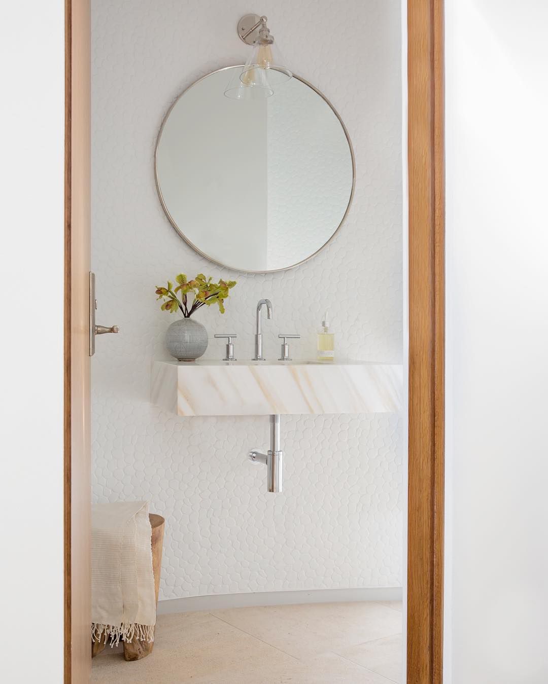 14 minimalist bathrooms capture the hearts of Scandinavian sisters - Photo 1.