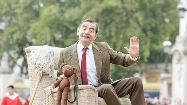 Mr. Bean tuổi 72 giàu có, hạnh sống bên tình trẻ kém 30 tuổi - Ảnh 3.