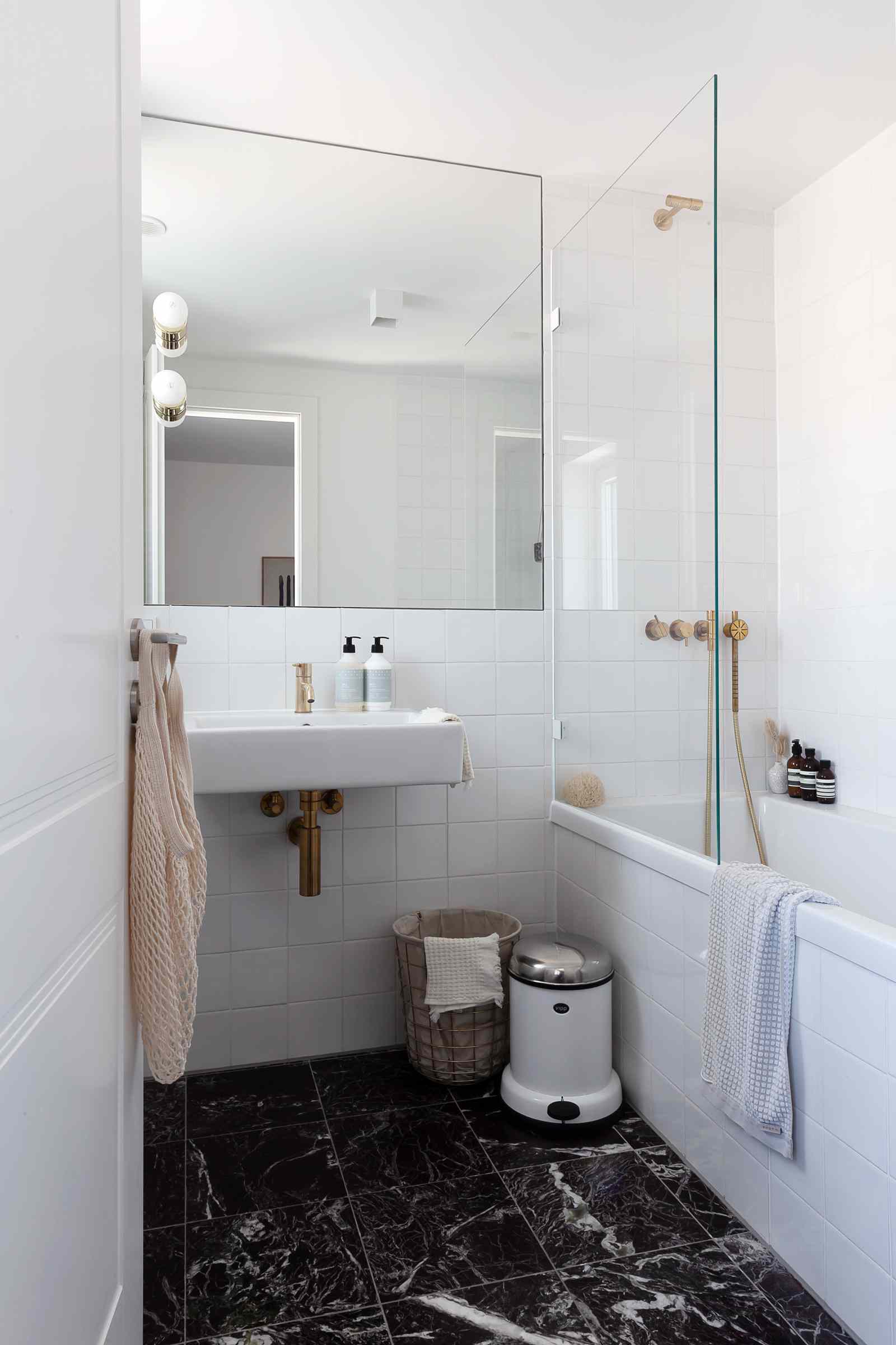 14 minimalist bathrooms capture the hearts of Scandinavian sisters - Photo 6. 14 minimalist bathrooms capture the hearts of Scandinavian sisters - Photo 6.