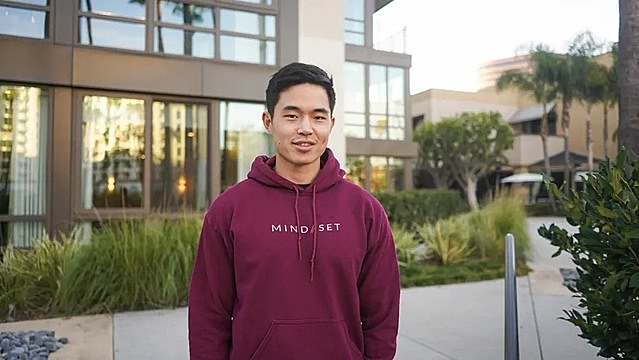 Bị 15 trường đại học y từ chối, ch&agrave;ng trai 29 tuổi hiện c&oacute; 5 nguồn thu nhập - Ảnh 1.