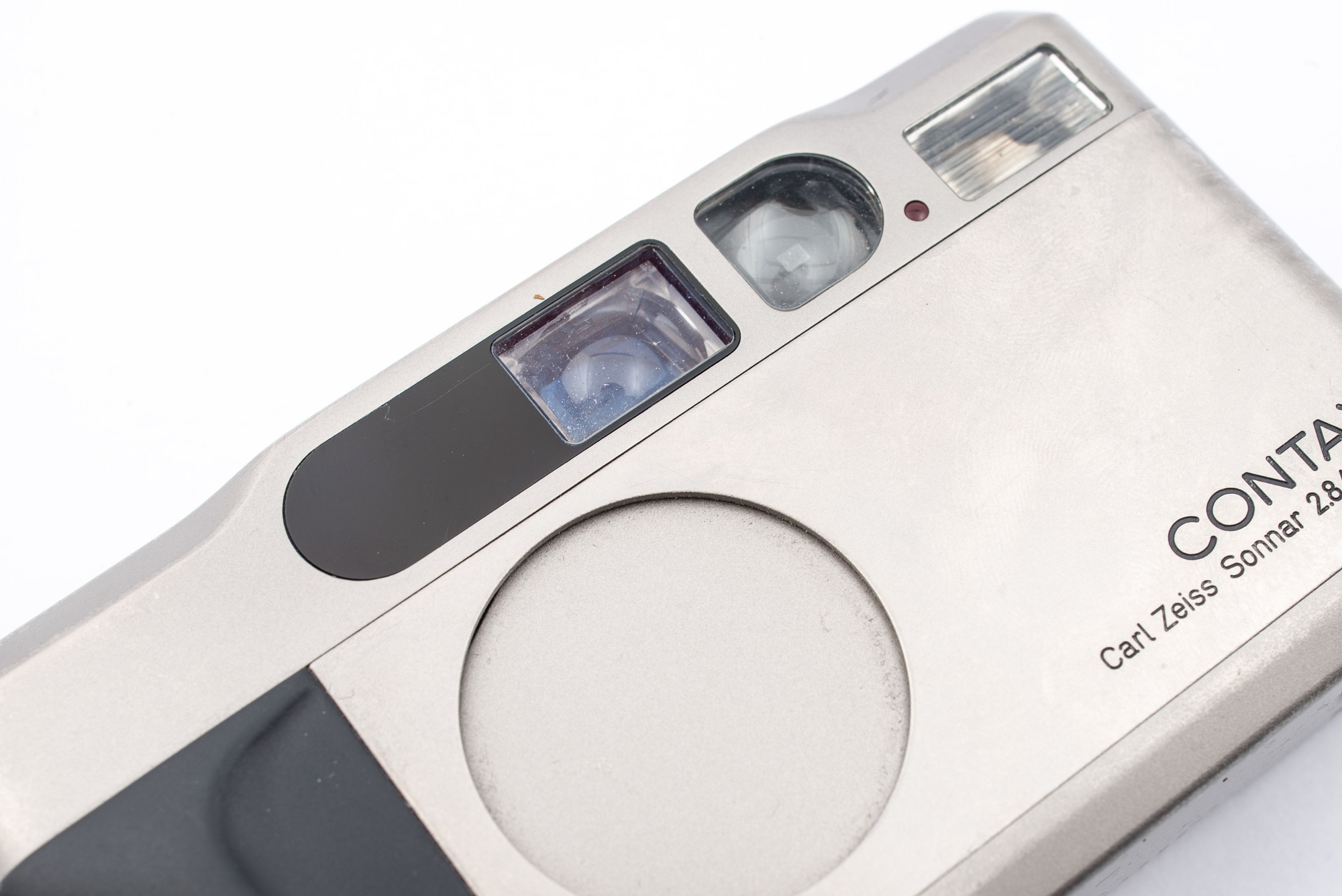 Đây là Contax T2, chiếc máy ảnh film đắt nhất thế giới