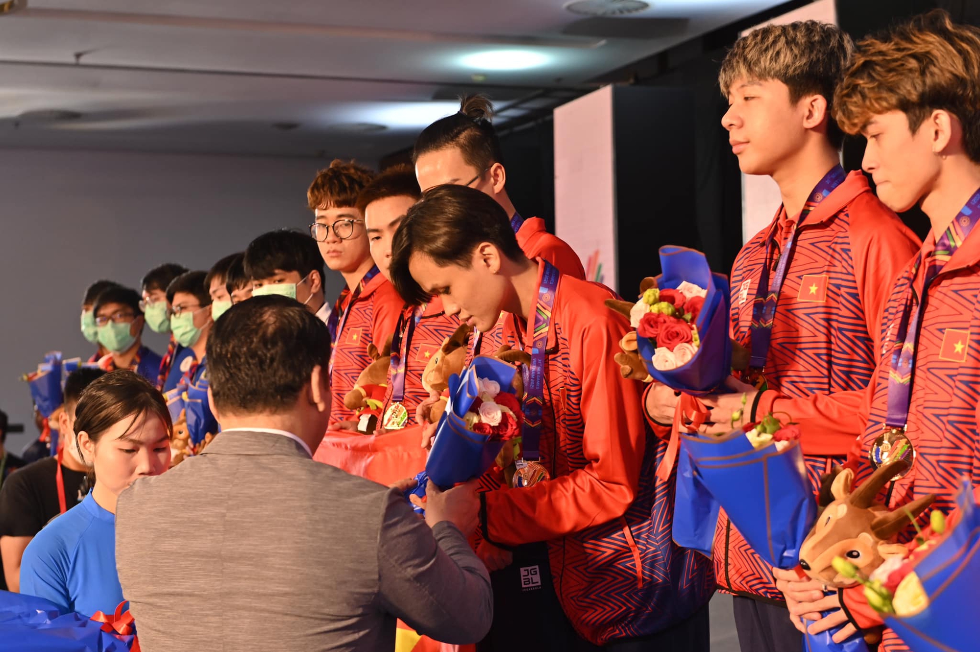 Tổng kết Esports tại SEA Games 31: Thể thao điện tử mang về 4 tấm HCV cho Việt Nam, đứng đầu Đông Nam Á - Ảnh 1.