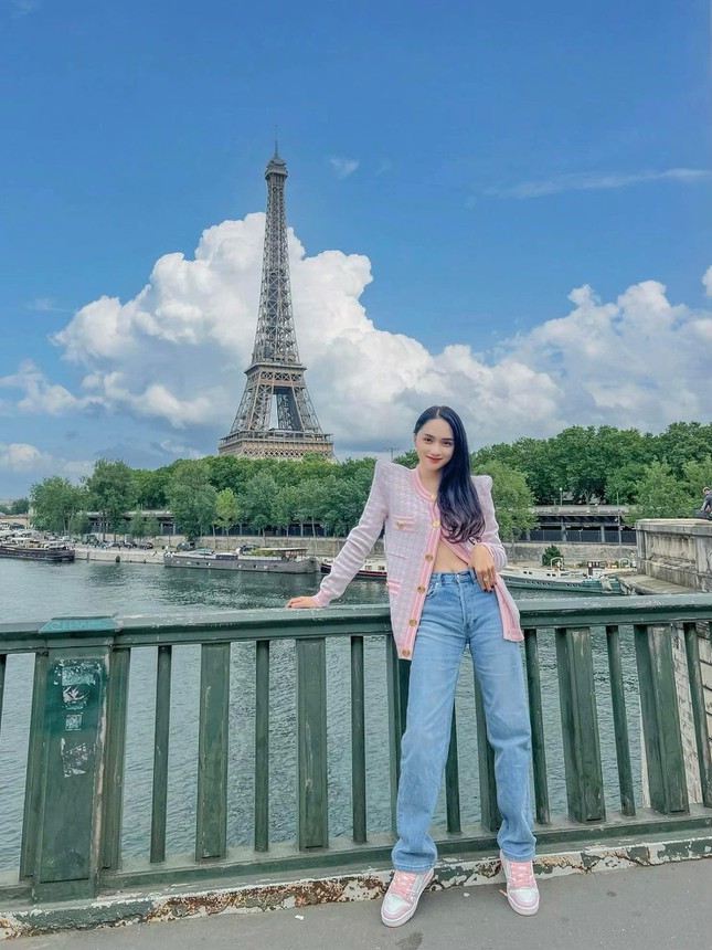 Hoa hậu Hương Giang khoe dáng sành điệu ở Paris, chuẩn bị xuất hiện ở LHP Cannes? - Ảnh 3.