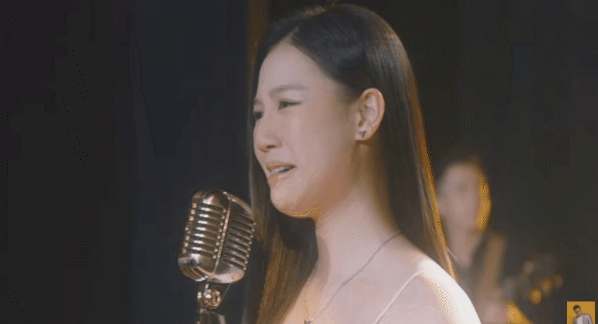 MV đầu tiên trong dự án Colours của Hứa Kim Tuyền: AMEE đang hát thì bật khóc nức nở khi nhìn thấy mẹ ruột! - Ảnh 5.