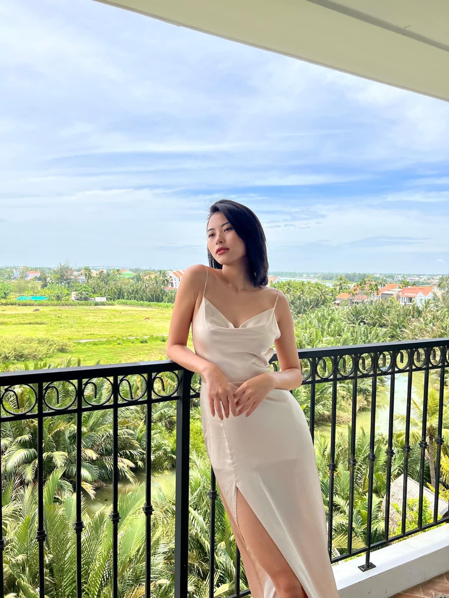 Á hậu Võ Hoàng Yến, Ngọc Thảo đọ dáng nóng bỏng mắt với bikini khiến fans trầm trồ - Ảnh 12.
