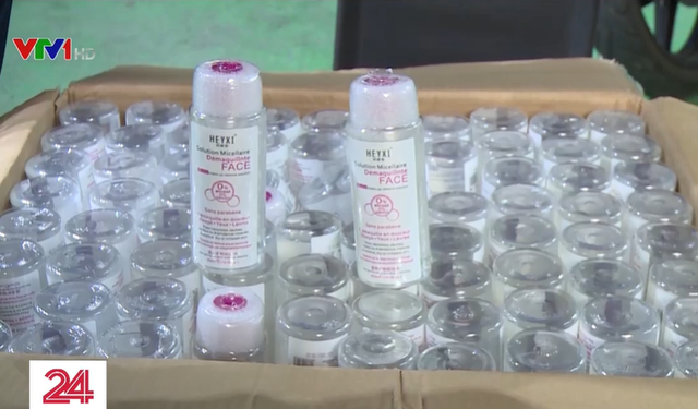Arresting more than 100,000 cosmetic products of unknown origin - Photo 1.