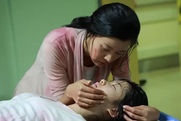  Khánh Thương ngày nắng về bản gốc: Tắc kè hoa màn ảnh Hàn, là đối thủ của Seo Ye Ji  - Ảnh 3.