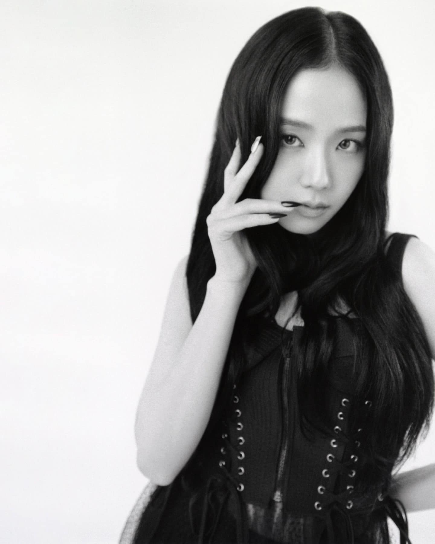 Jisoo bị đau ch&acirc;n suốt một th&aacute;ng lo lắng khi phải tập vũ đạo, đ&atilde; c&oacute; kế hoạch sau khi BLACKPINK tan r&atilde; - Ảnh 2.