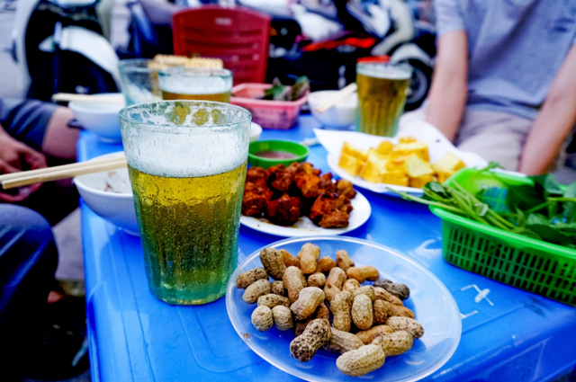 Hanoi draft beer shop 