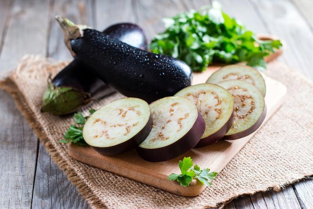 The mistake of eating eggplant can cause the whole family to be poisoned, many people still eat it without knowing it - Photo 1.