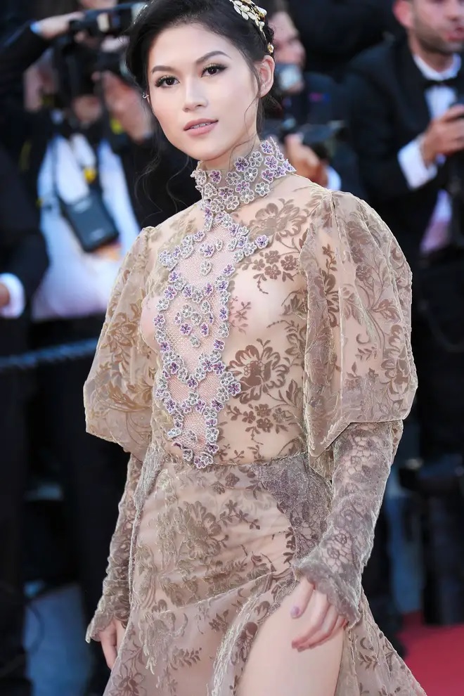 4 Vietnamese beauties shine at Cannes Film Festival: Sophisticated, gorgeous or simple, more beautiful?  - Photo 14.