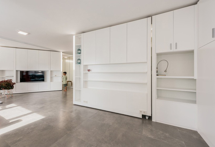 This apartment changes layout in minutes thanks to just one wall - Photo 9.