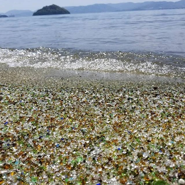 The beach is full of gems like on another planet, just looking at the pictures makes me want to pack my bags and go - Photo 6.