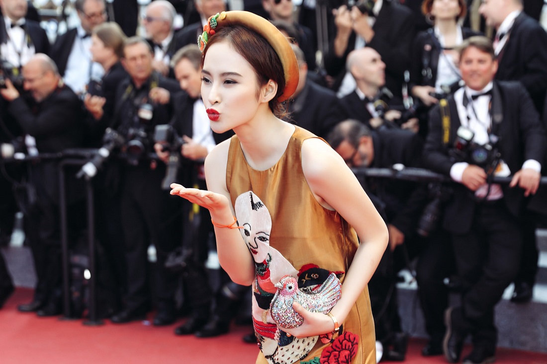 4 Vietnamese beauties shine at Cannes Film Festival: Sophisticated, gorgeous or simple, more beautiful?  - Picture 10.