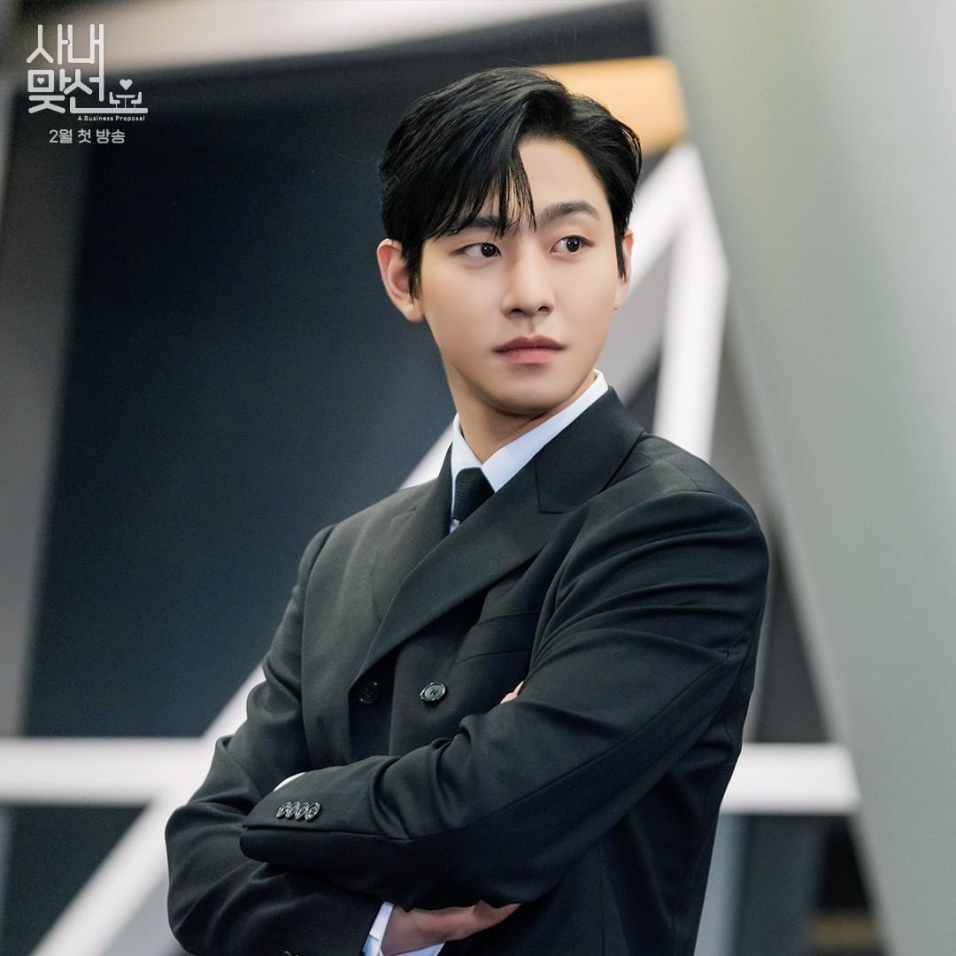 The General Manager of Dating in the Office has now become a master in real life! - Photo 2. The General Manager of Dating in the Office has now become a master in real life! - Photo 2.