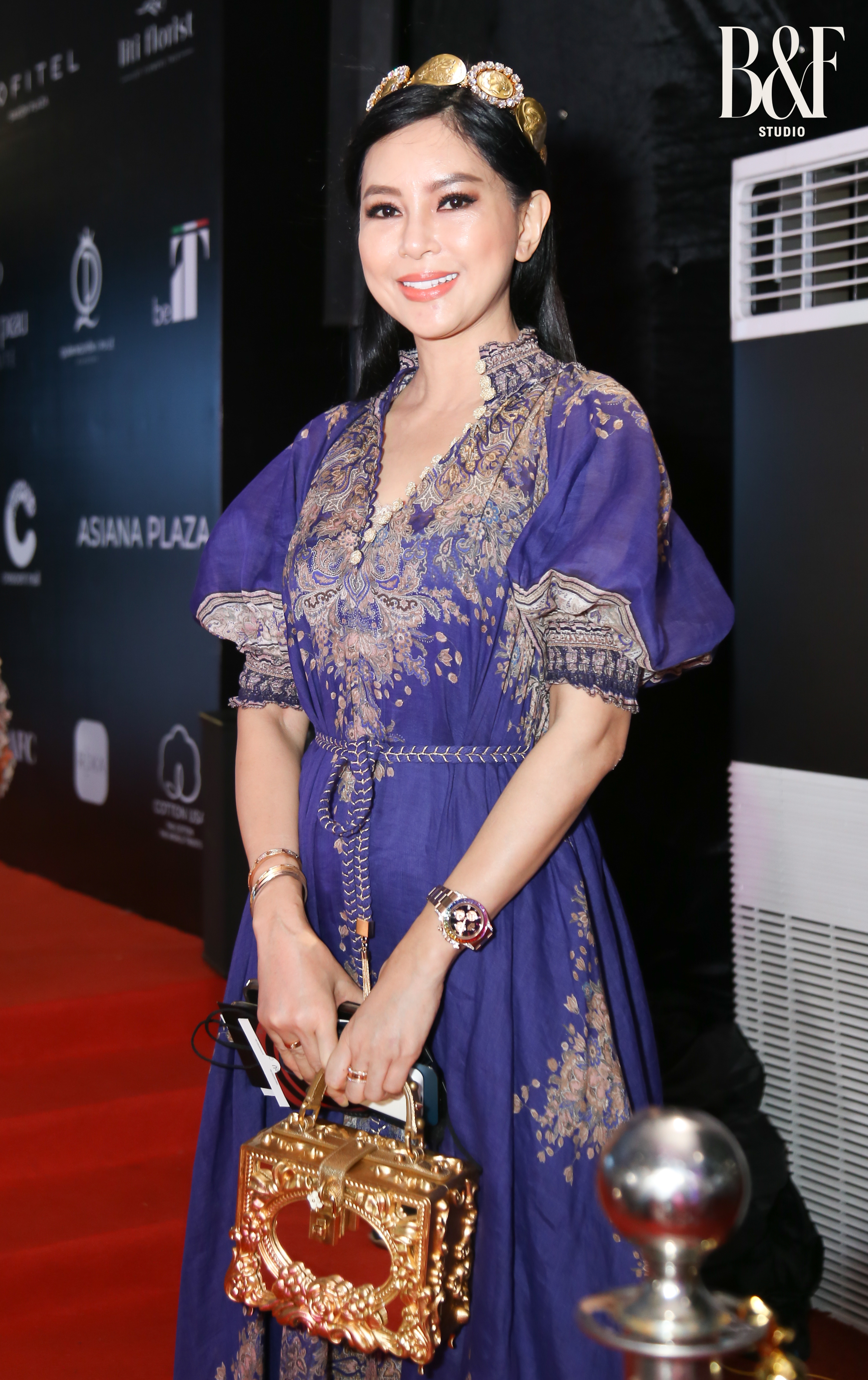 Thảm đỏ ở Sài Gòn hôm qua: Dàn mỹ nhân thi nhau toả tối, các nàng hậu mặc gì thế này? - Ảnh 7. Thảm đỏ ở Sài Gòn hôm qua: Dàn mỹ nhân thi nhau toả tối, các nàng hậu mặc gì thế này? - Ảnh 7.