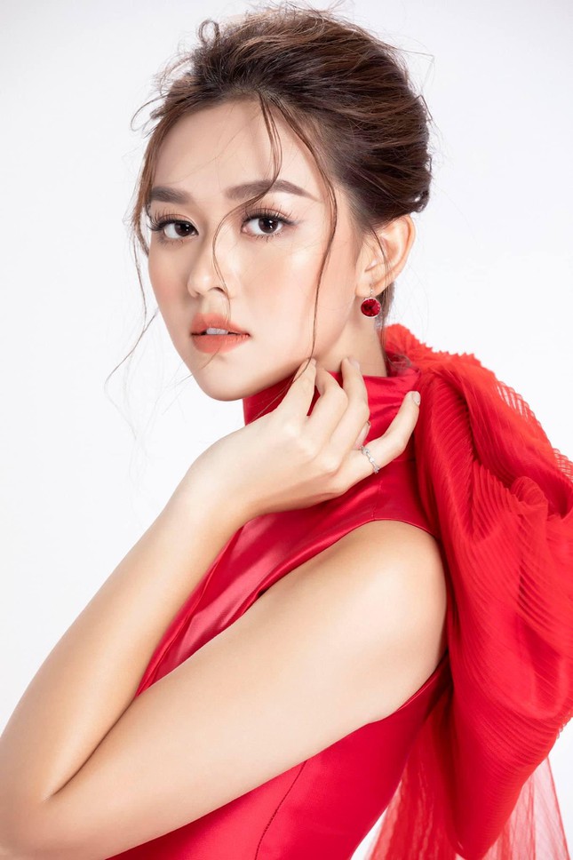 Top 3 Miss World VN 2019: Lương Thùy Linh - Kiều Loan được săn đón, Tường San một con vẫn đẹp mê hồn - Ảnh 12.