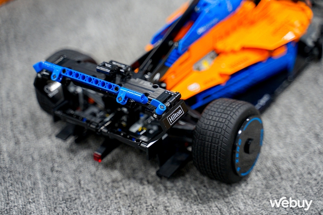 Lần đầu chơi LEGO 1432 mảnh: Mất 10 tiếng mới ghép xong, thành hình xe đua F1 McLaren chân thật từng chi tiết - Ảnh 15.