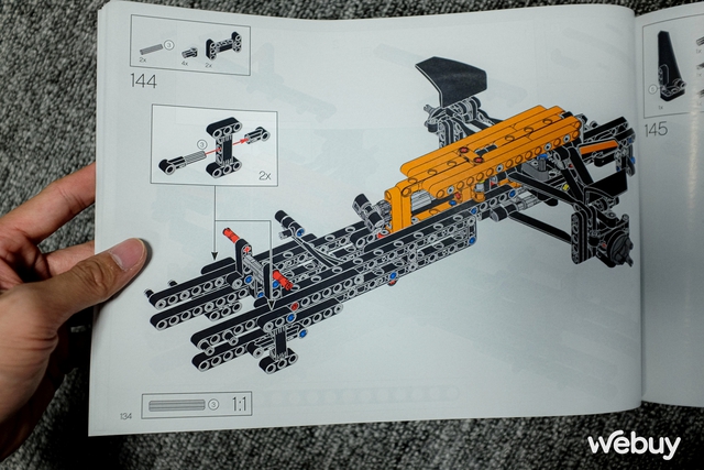 Lần đầu chơi LEGO 1432 mảnh: Mất 10 tiếng mới ghép xong, thành hình xe đua F1 McLaren chân thật từng chi tiết - Ảnh 7.