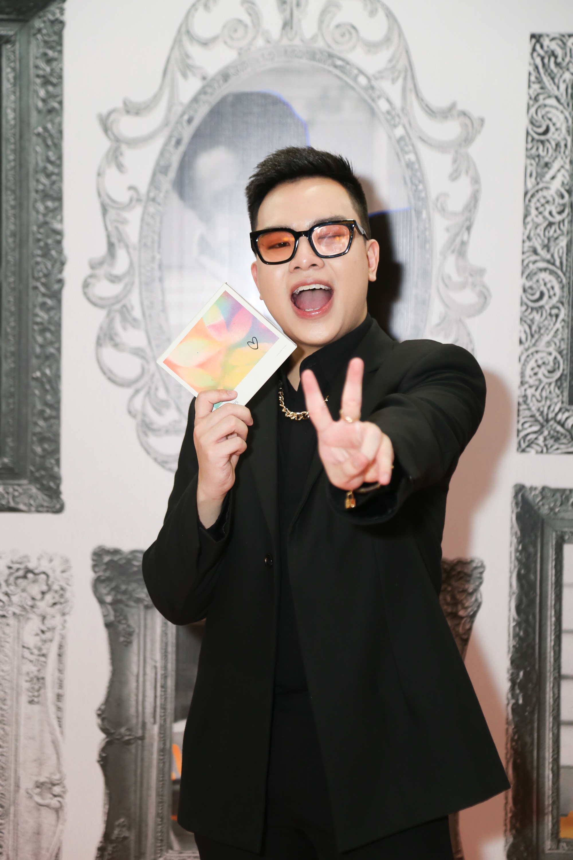 NS Cẩm Vân từng khóc nhiều đến mức không thể quay MV với Hứa Kim Tuyền, Tóc Tiên lo về 1 ngày không còn ai nghe mình hát nữa? - Ảnh 19. NS Cẩm Vân từng khóc nhiều đến mức không thể quay MV với Hứa Kim Tuyền, Tóc Tiên lo về 1 ngày không còn ai nghe mình hát nữa? - Ảnh 19.