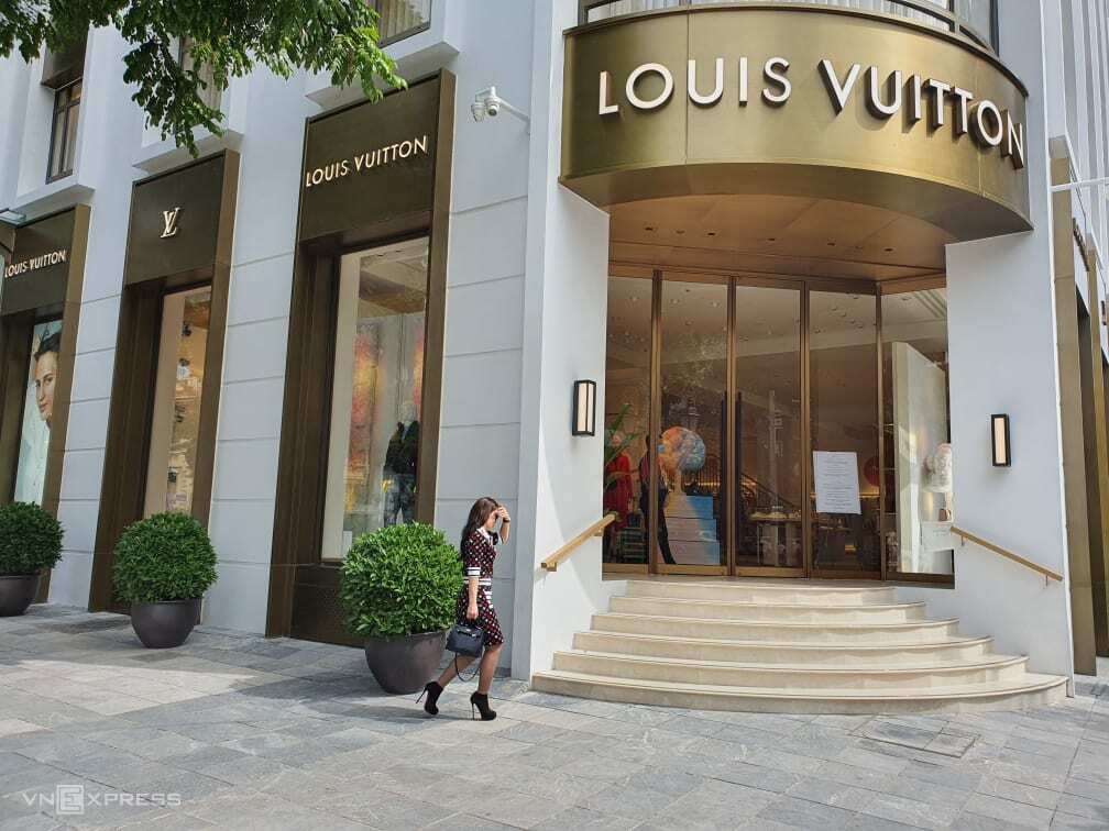Lý do xảy ra chuyện tưởng ‘hoang đường’ khi Louis Vuitton bán túi giả trong chính store của mình - Ảnh 4.