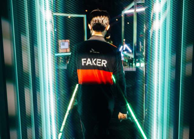 Posting a fake photo of Faker after the defeat of T1, Zeros caused a fierce controversy in the Vietnamese League of Legends community - Photo 2.