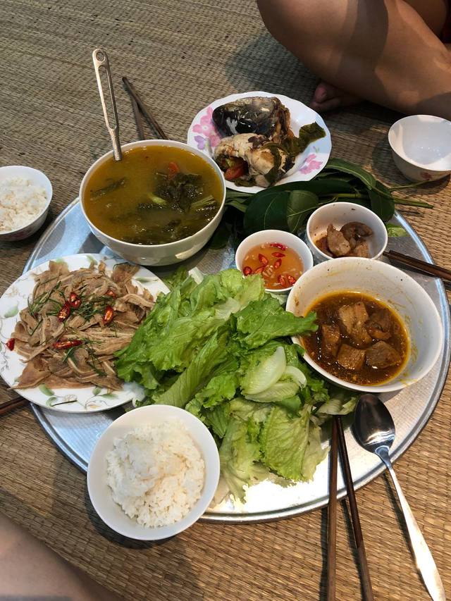 Cặp vợ chồng qu&ecirc; ngoại tỉnh sống ở Thủ đ&ocirc;: Chi ti&ecirc;u 1 th&aacute;ng hết 30 triệu, t&igrave;m đỏ mắt cũng kh&ocirc;ng thấy khoản n&agrave;o cắt giảm được - Ảnh 1.