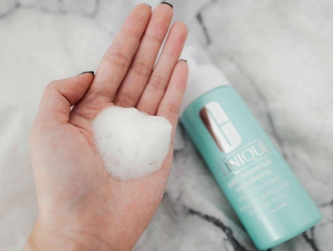 Dành cho nàng da dầu: Bác sĩ da liễu chỉ rõ bước skincare cân mọi loại dầu nhờn trong mùa Hè - Ảnh 4.