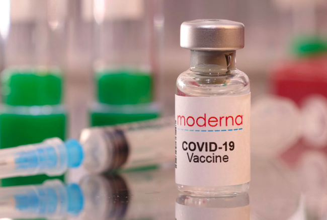 Mỹ có thể tiêm nhắc lại vaccine ngừa COVID-19 hằng năm - Ảnh 1.