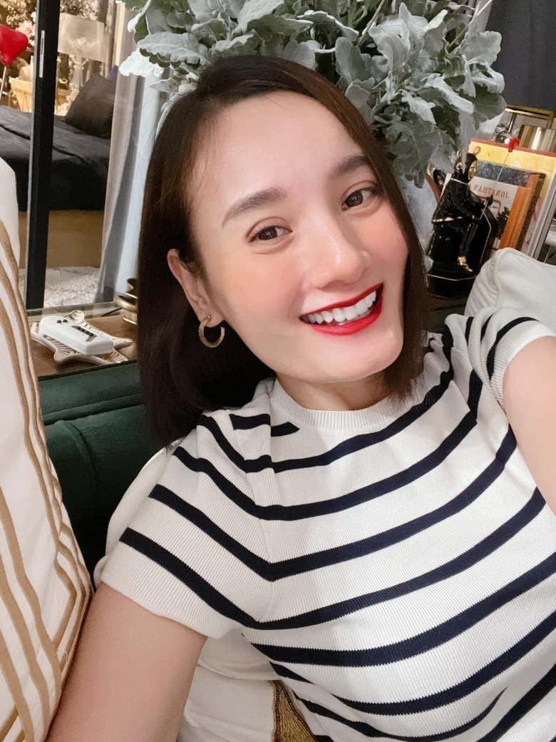 Ch&acirc;n d&agrave;i 1m84 từng nặng 40kg của l&agrave;ng mẫu Việt: Nhuận sắc nhờ tăng c&acirc;n, được chồng Việt Kiều cưng như b&agrave; ho&agrave;ng! - Ảnh 11.