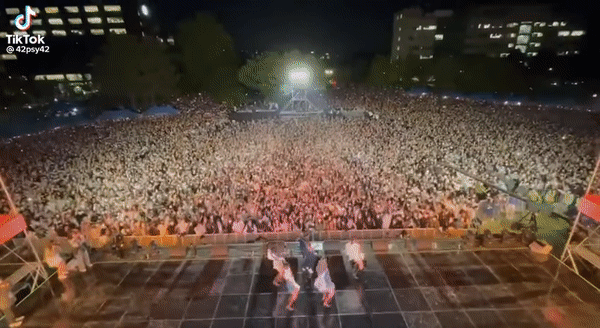 PSY không hổ danh ông hoàng lễ hội: Bài hát vừa ra mắt mấy ngày đã được hàng nghìn sinh viên nhảy theo nhiệt tình! - Ảnh 4.