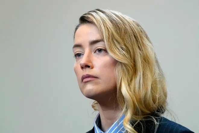 Amber Heard's opera art on court: Fashion strategy, appropriate makeup, disaster crying scenes matching climactic testimony - Photo 9.