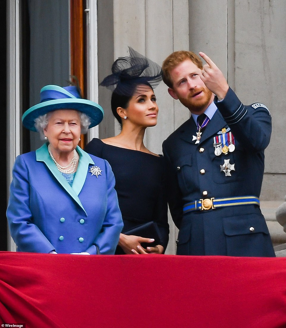 Despite the Queen's ban, Harry and Meghan still have the opportunity to take the spotlight at the Platinum ceremony thanks to this way - Photo 2.